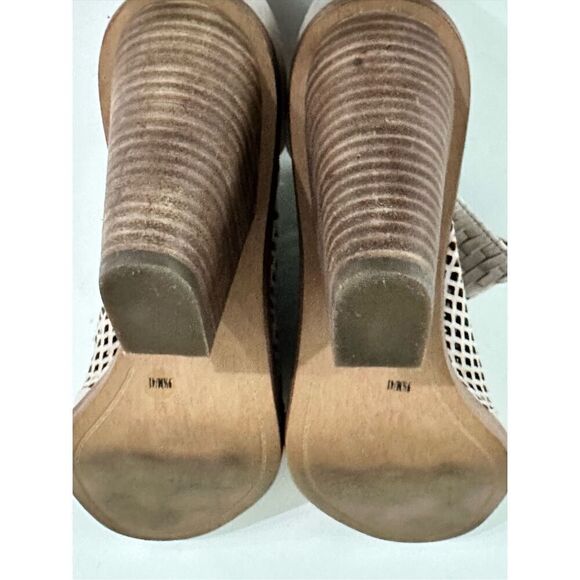 Vince Camuto Fritzey Peep Toe Bootie Beige Suede Leather Womens 9.5 - Picture 11 of 12